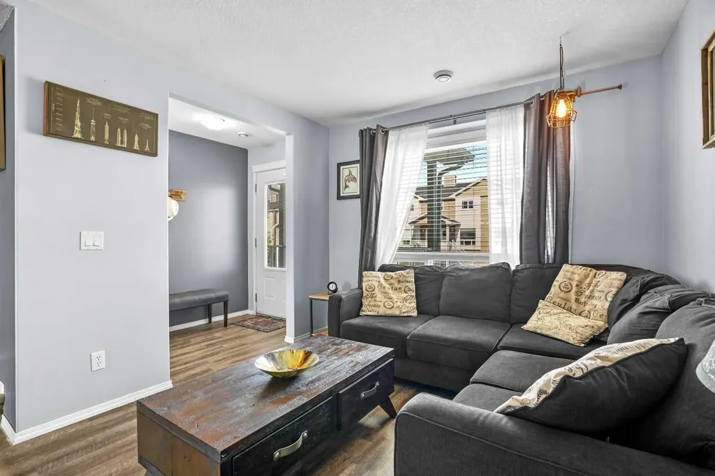 302 Sunrise Terrace NE High River AB T1V 0C3