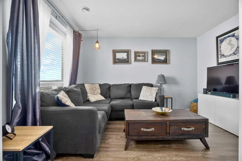 302 Sunrise Terrace NE High River AB T1V 0C3