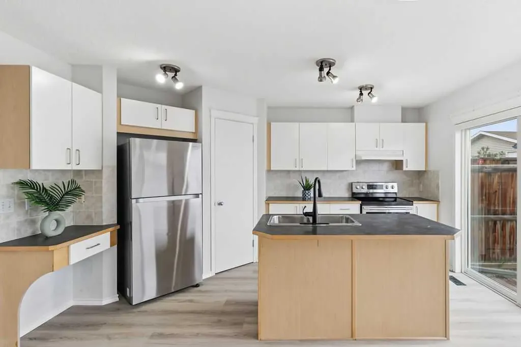 30 Tuscany Springs Heights NW Calgary AB T3M 2M9