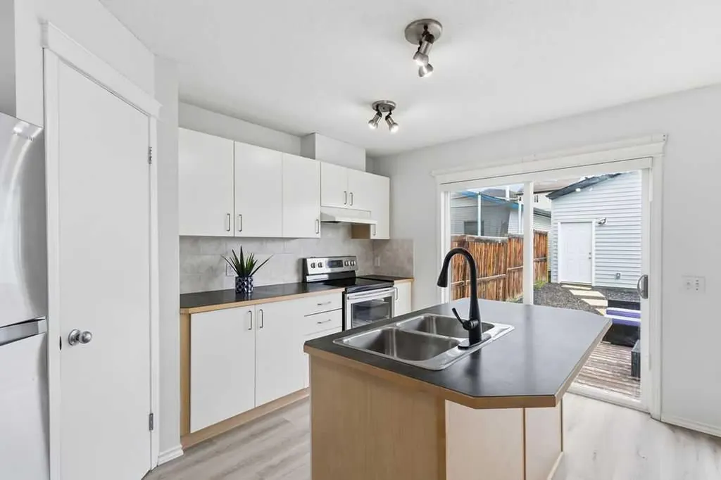 30 Tuscany Springs Heights NW Calgary AB T3M 2M9