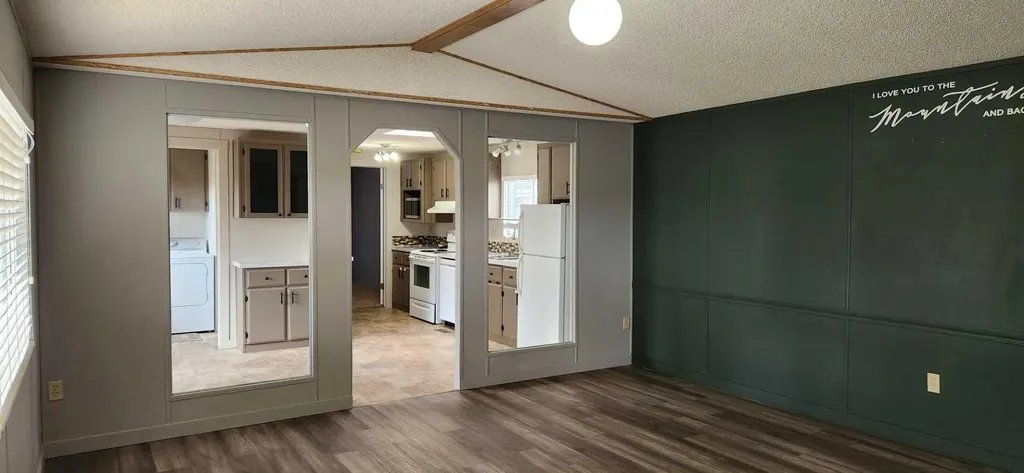 2715 Westside Drive W Lethbridge AB T1J 4M9