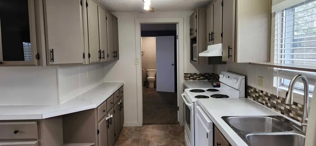 2715 Westside Drive W Lethbridge AB T1J 4M9