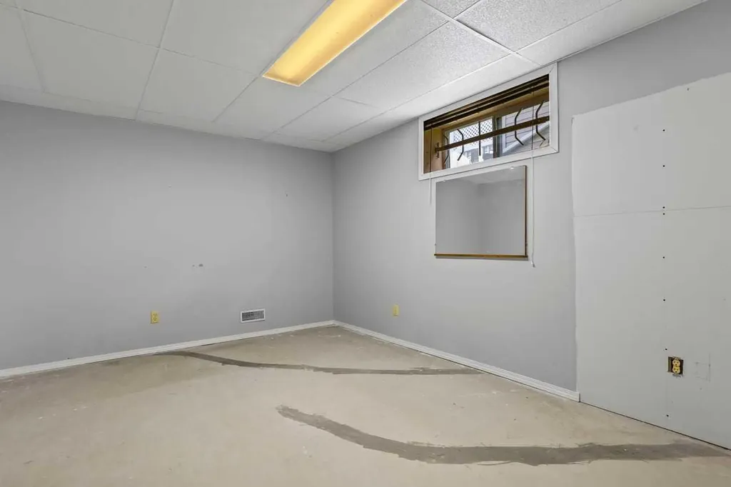 139 Hidden Valley Green NW Calgary AB T3A 5L8