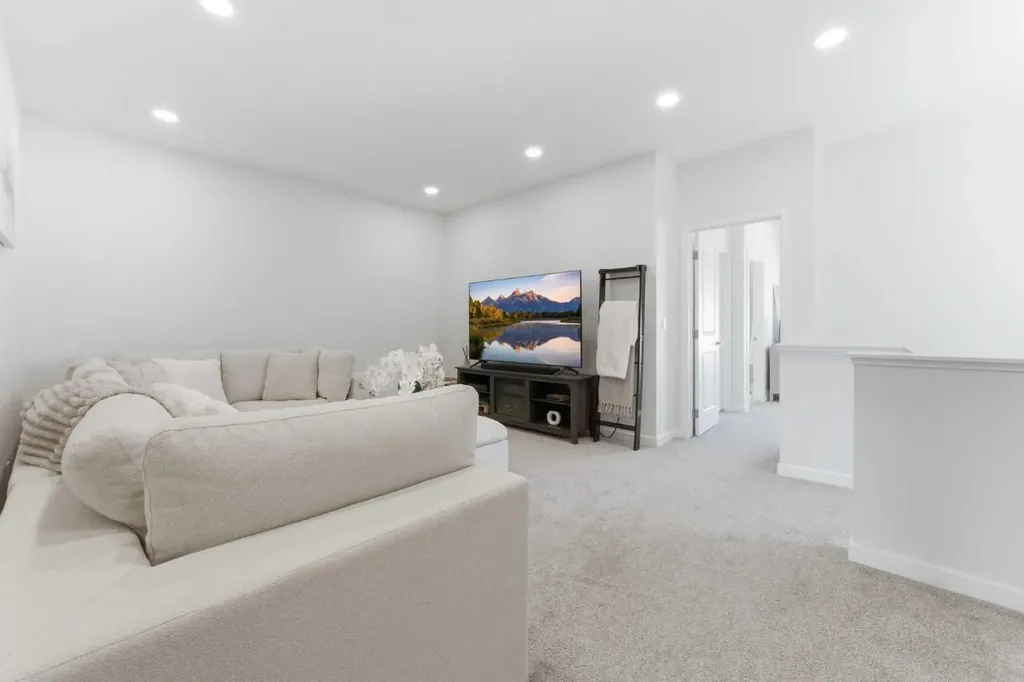 71 Magnolia Court SE Calgary AB T3M 3M6