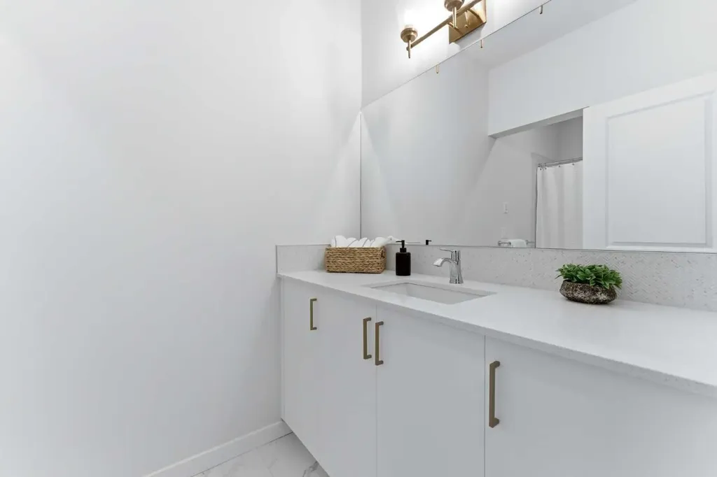 71 Magnolia Court SE Calgary AB T3M 3M6