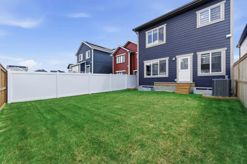 71 Magnolia Court SE Calgary AB T3M 3M6
