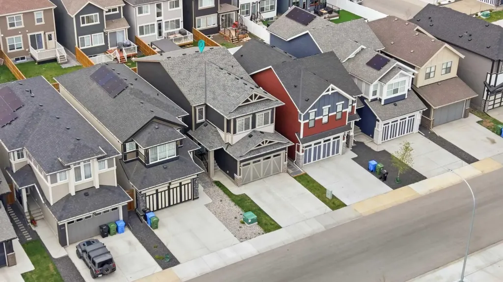 71 Magnolia Court SE Calgary AB T3M 3M6