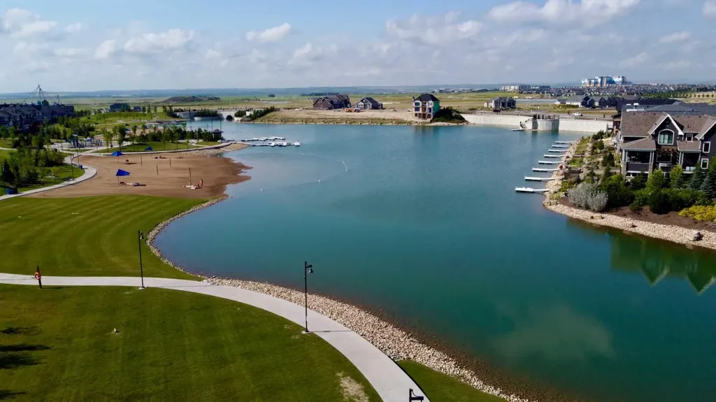 71 Magnolia Court SE Calgary AB T3M 3M6