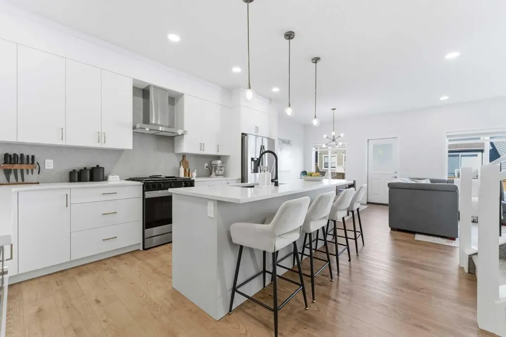 71 Magnolia Court SE Calgary AB T3M 3M6