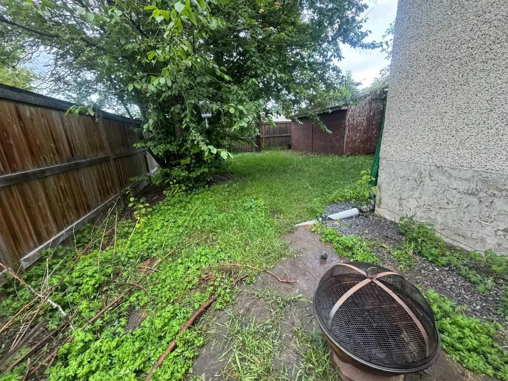 59 Nichols Crescent Red Deer AB T4P 1P5