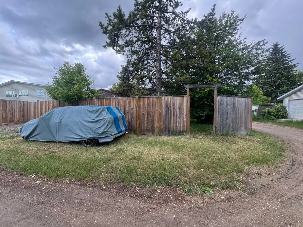 59 Nichols Crescent Red Deer AB T4P 1P5