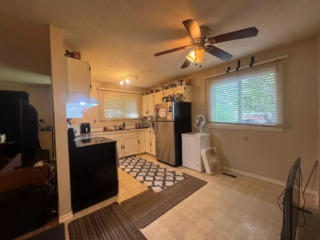 59 Nichols Crescent Red Deer AB T4P 1P5