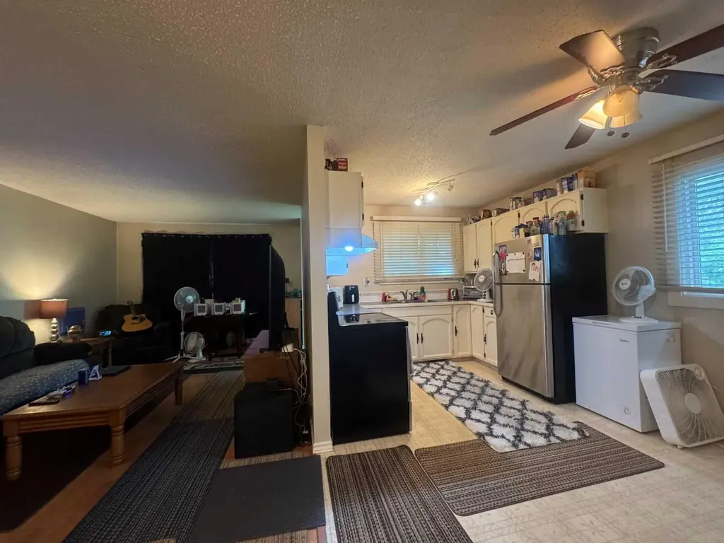 59 Nichols Crescent Red Deer AB T4P 1P5