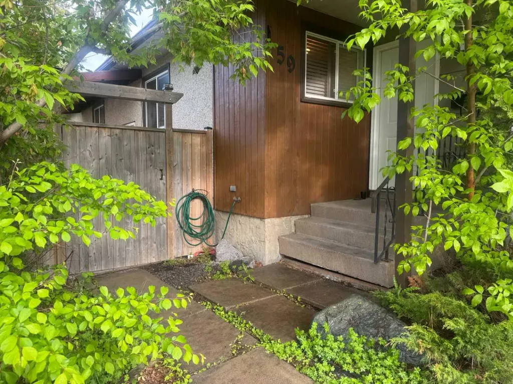59 Nichols Crescent Red Deer AB T4P 1P5