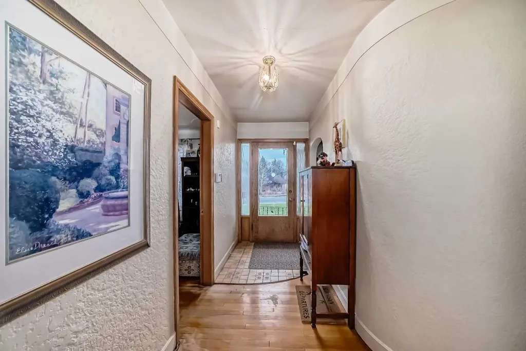 3205 4 Street SW Calgary AB T2S 1Y1
