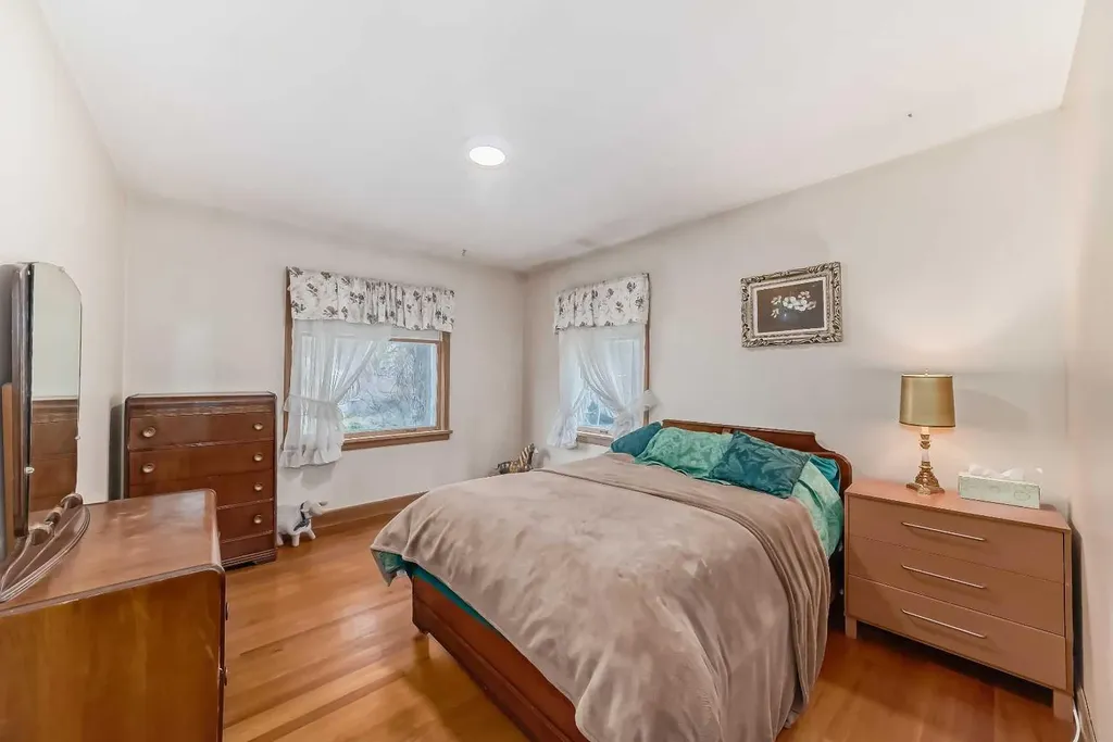 3205 4 Street SW Calgary AB T2S 1Y1