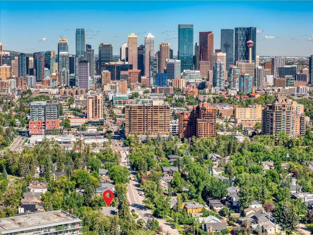 3205 4 Street SW Calgary AB T2S 1Y1