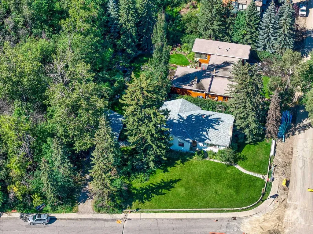 3205 4 Street SW Calgary AB T2S 1Y1