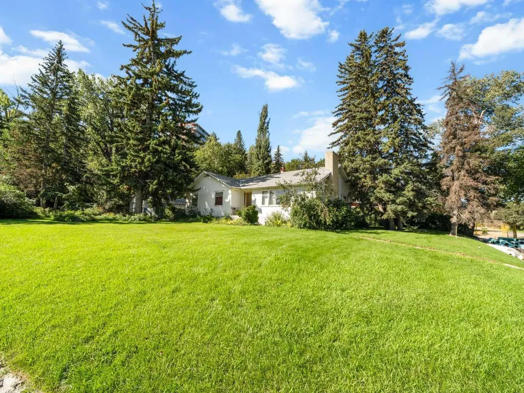 3205 4 Street SW Calgary AB T2S 1Y1