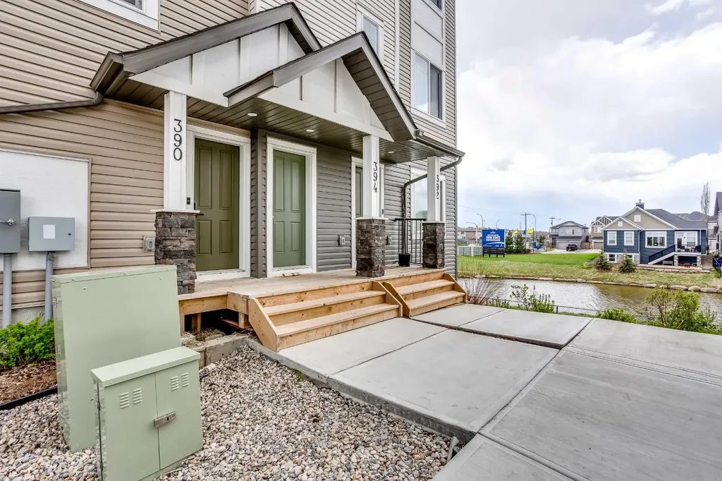 390 Canals Crossing SW Airdrie AB T4B 4L4