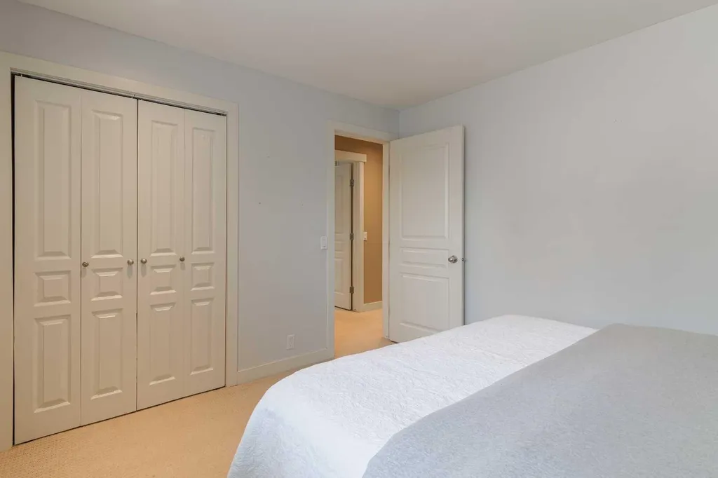1211 Ranchview Road NW Calgary AB T3G 2B6