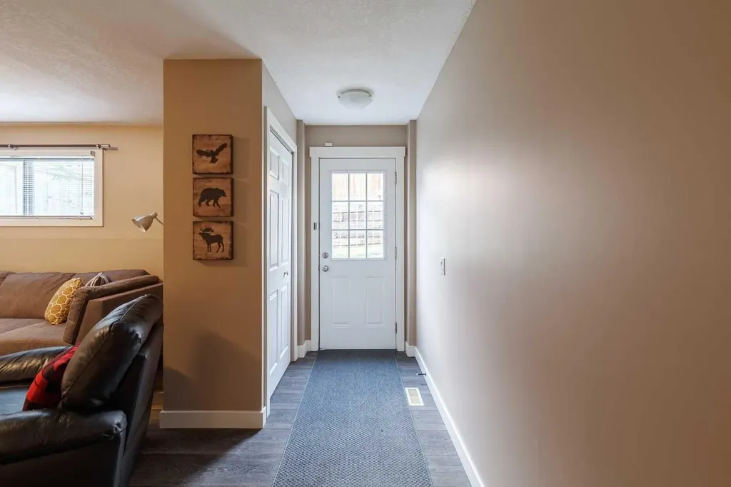 1211 Ranchview Road NW Calgary AB T3G 2B6