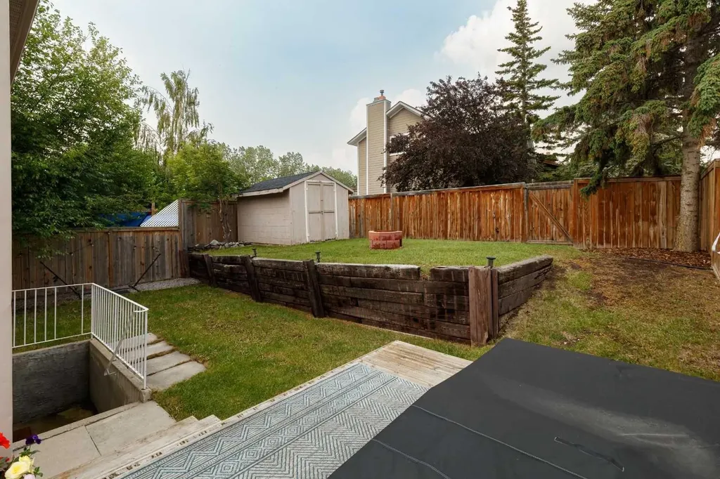 1211 Ranchview Road NW Calgary AB T3G 2B6