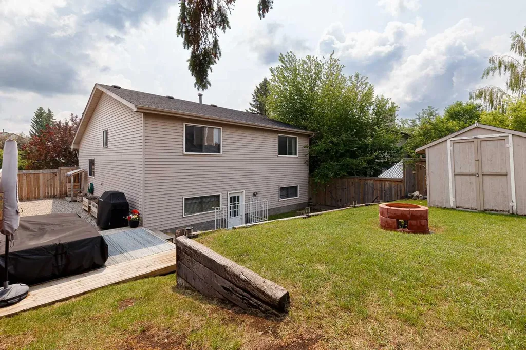 1211 Ranchview Road NW Calgary AB T3G 2B6