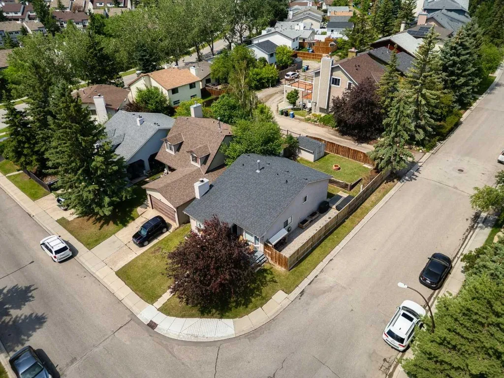 1211 Ranchview Road NW Calgary AB T3G 2B6