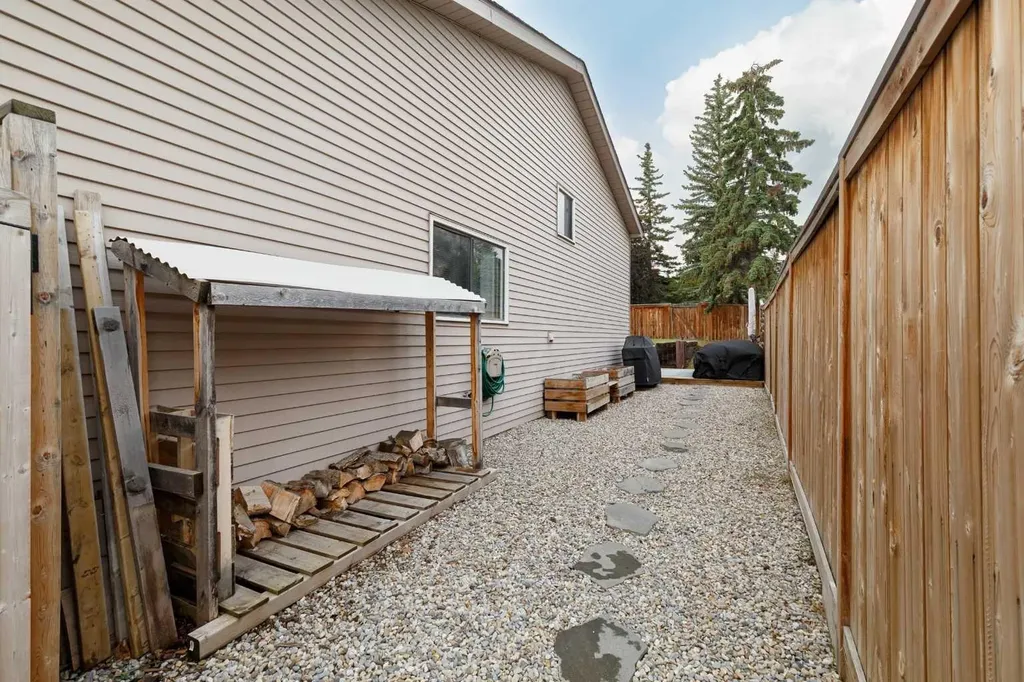 1211 Ranchview Road NW Calgary AB T3G 2B6