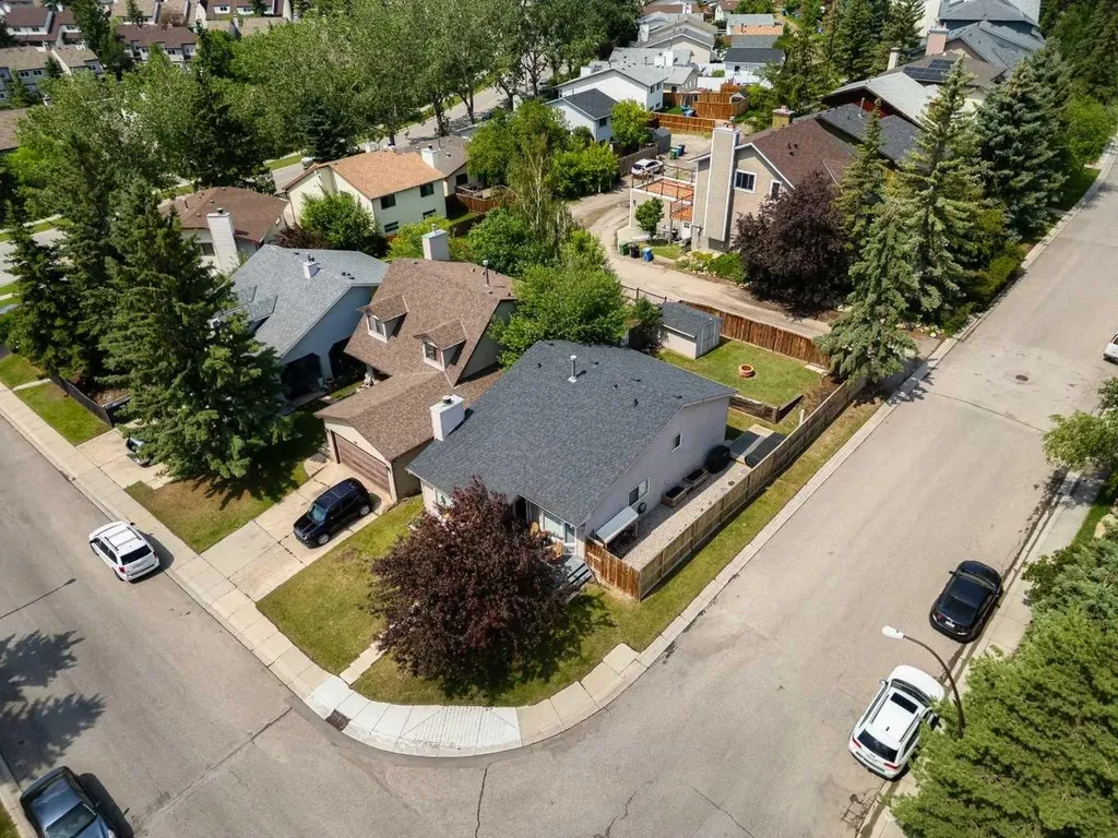 1211 Ranchview Road NW Calgary AB T3G 2B6