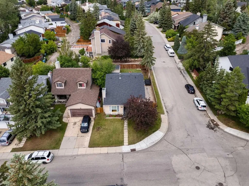 1211 Ranchview Road NW Calgary AB T3G 2B6