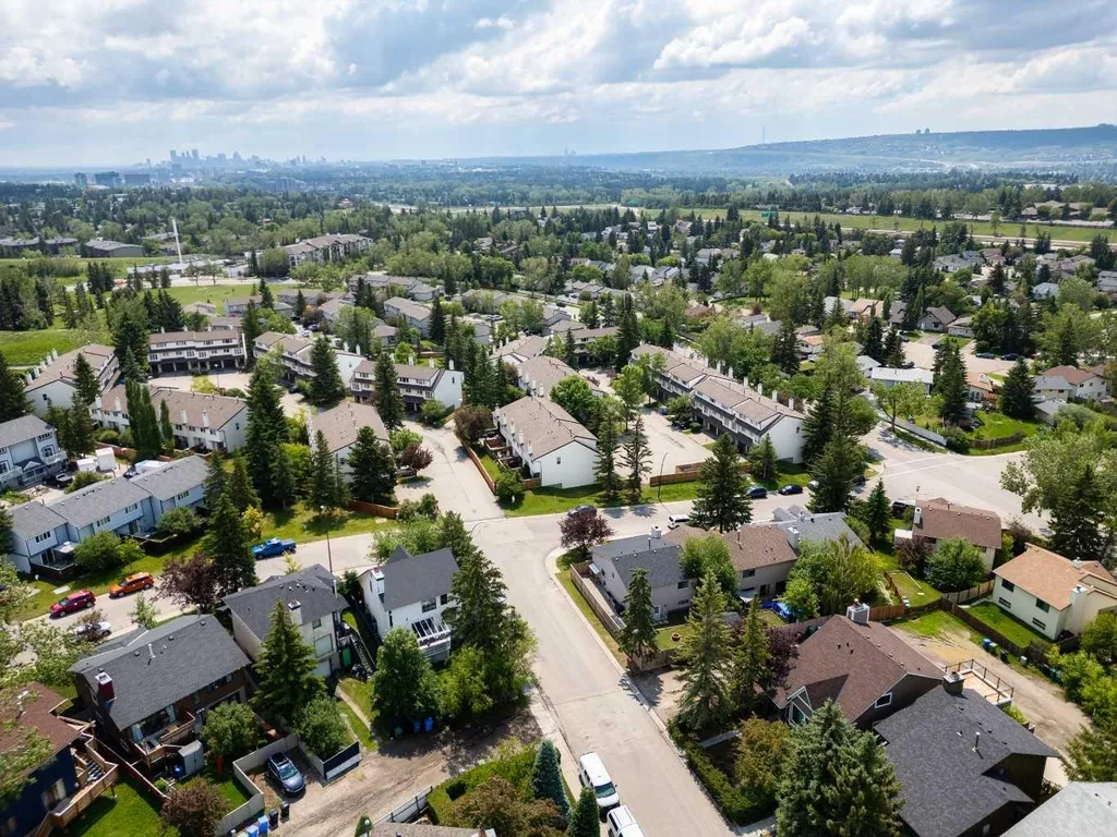 1211 Ranchview Road NW Calgary AB T3G 2B6