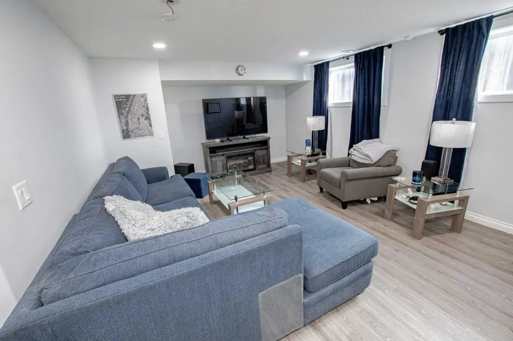 12214 103a Street Grande Prairie AB T8V 2L6