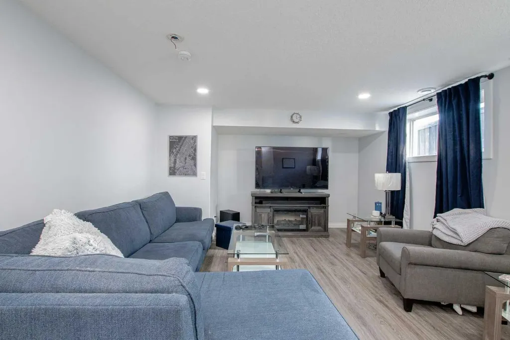 12214 103a Street Grande Prairie AB T8V 2L6