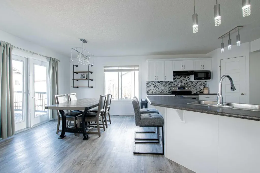 12214 103a Street Grande Prairie AB T8V 2L6
