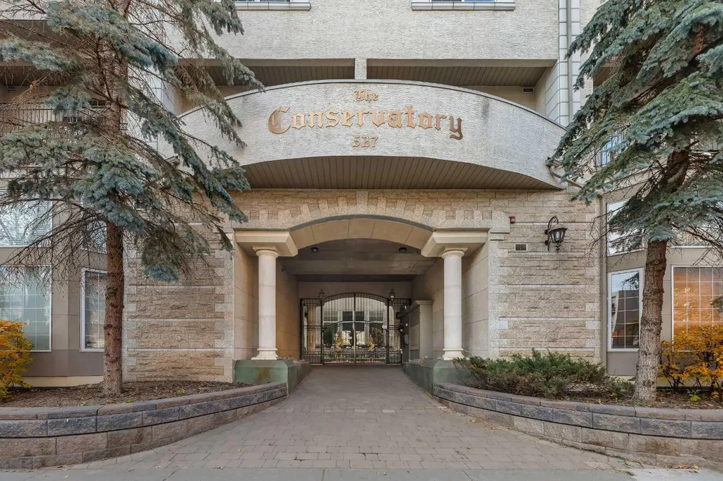 527 15 Avenue SW Calgary AB T2R 1R5