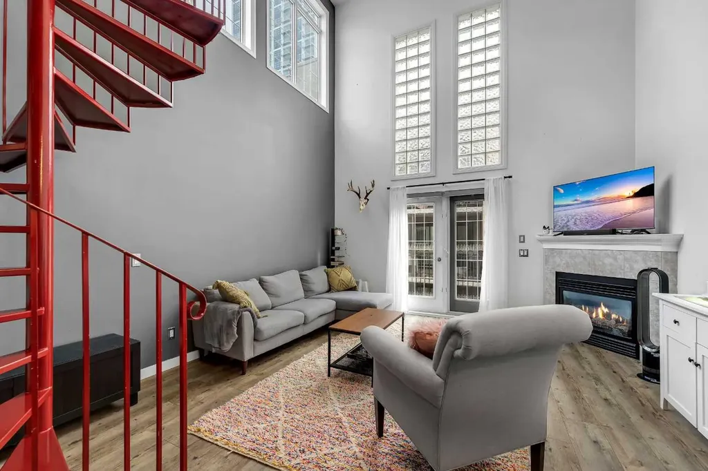 527 15 Avenue SW Calgary AB T2R 1R5