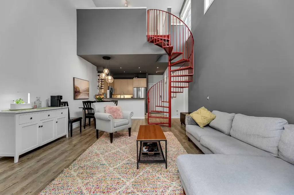 527 15 Avenue SW Calgary AB T2R 1R5