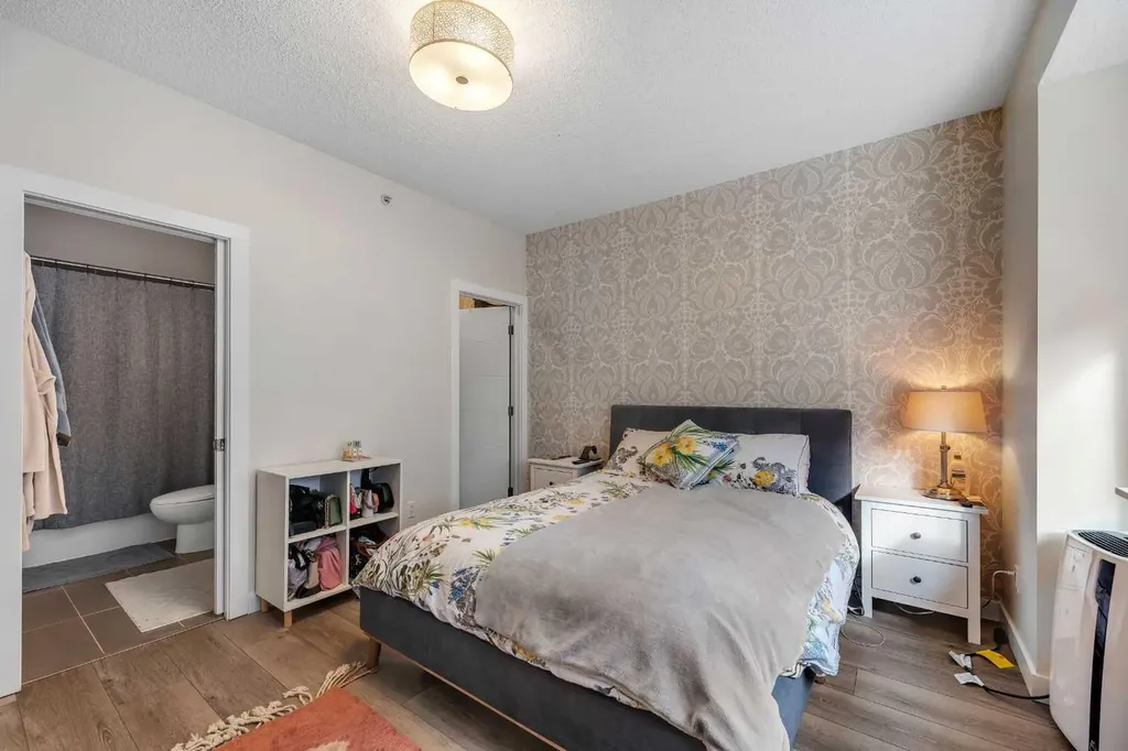 527 15 Avenue SW Calgary AB T2R 1R5