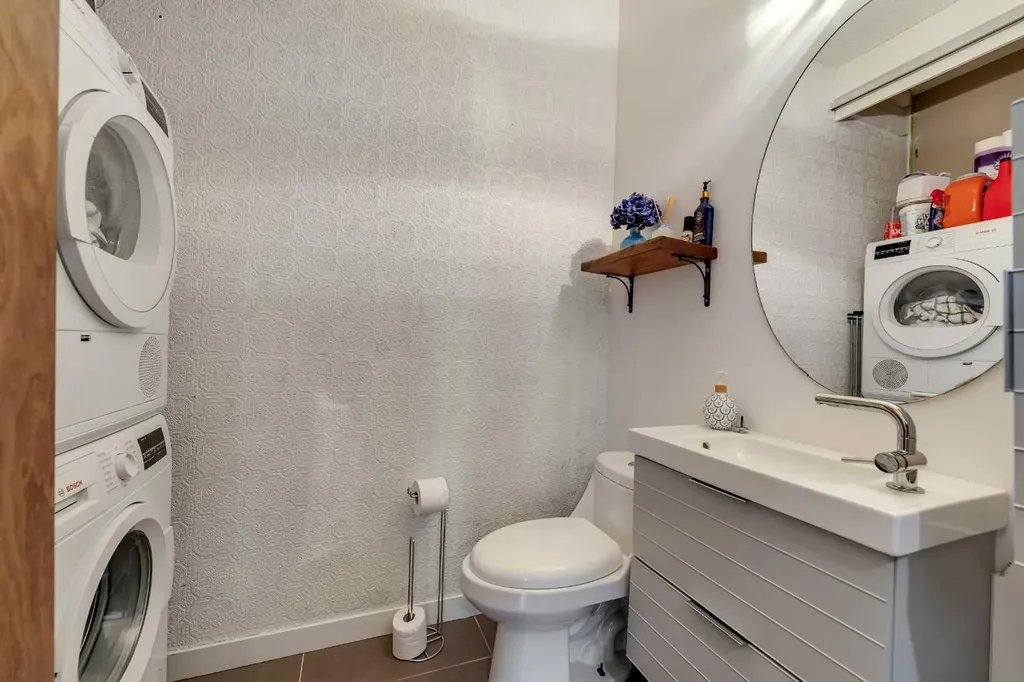 527 15 Avenue SW Calgary AB T2R 1R5