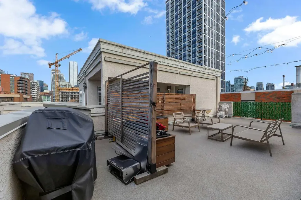 527 15 Avenue SW Calgary AB T2R 1R5