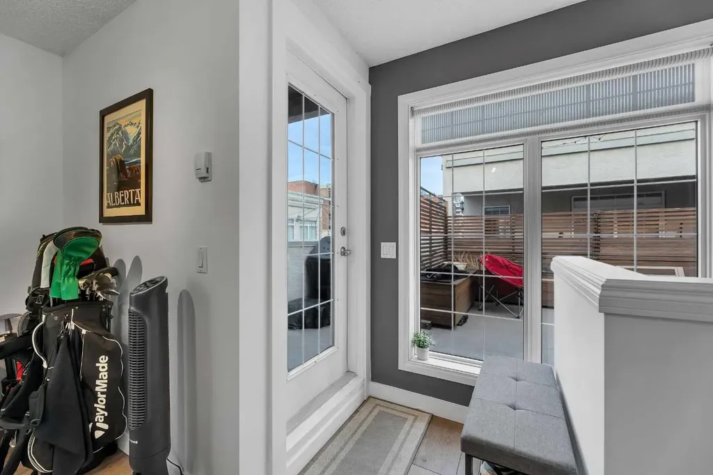 527 15 Avenue SW Calgary AB T2R 1R5