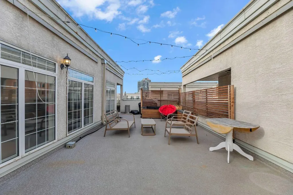 527 15 Avenue SW Calgary AB T2R 1R5