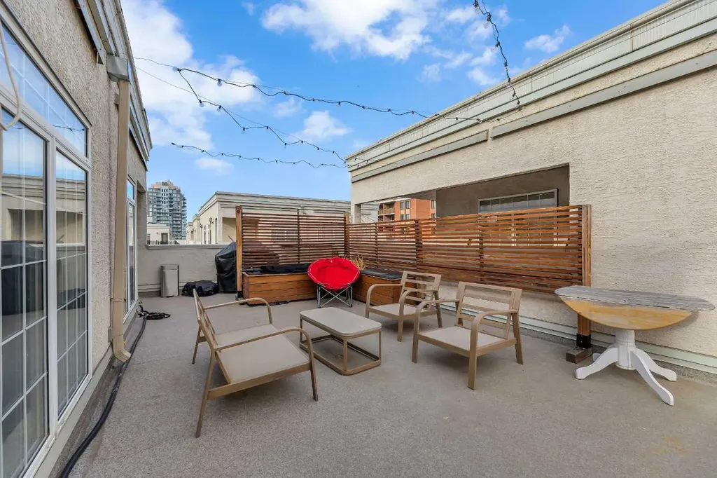 527 15 Avenue SW Calgary AB T2R 1R5