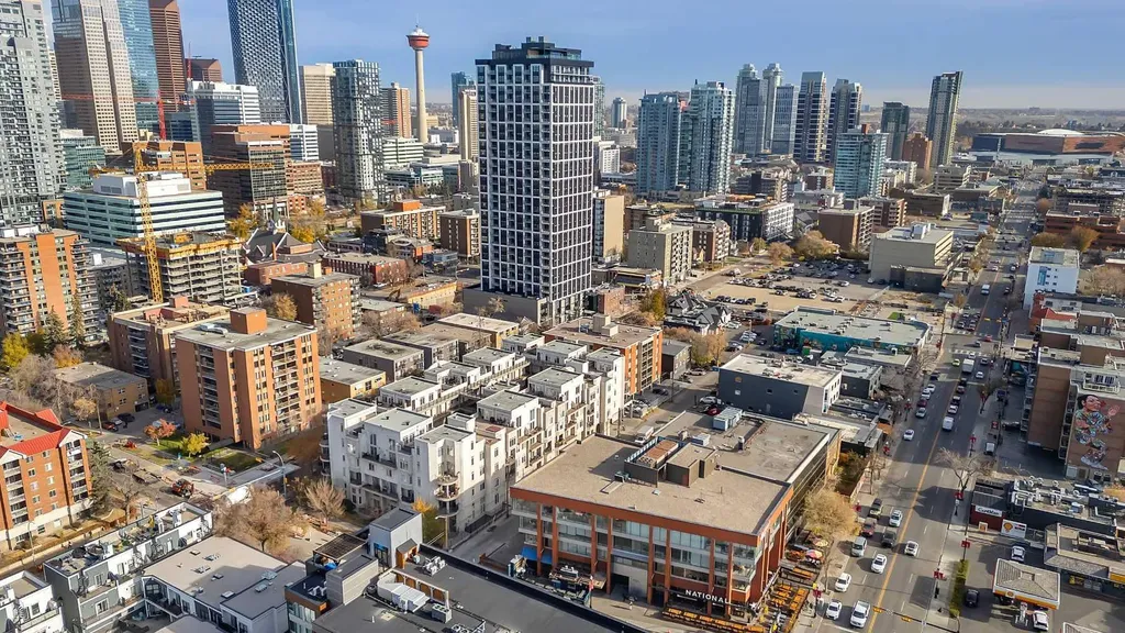 527 15 Avenue SW Calgary AB T2R 1R5