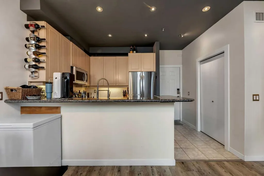 527 15 Avenue SW Calgary AB T2R 1R5