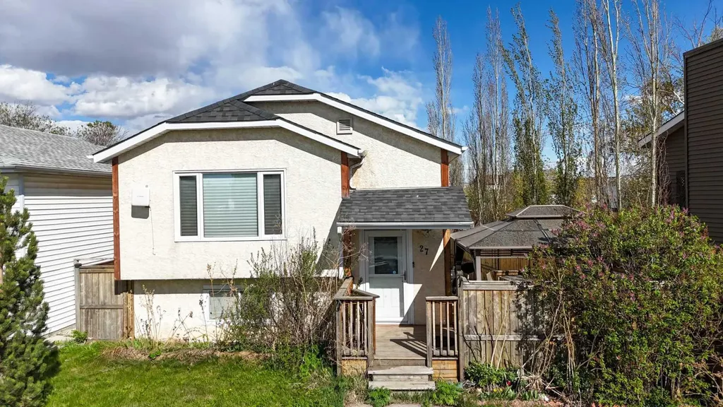 27 Erin Grove Court SE Calgary AB T2B3A8