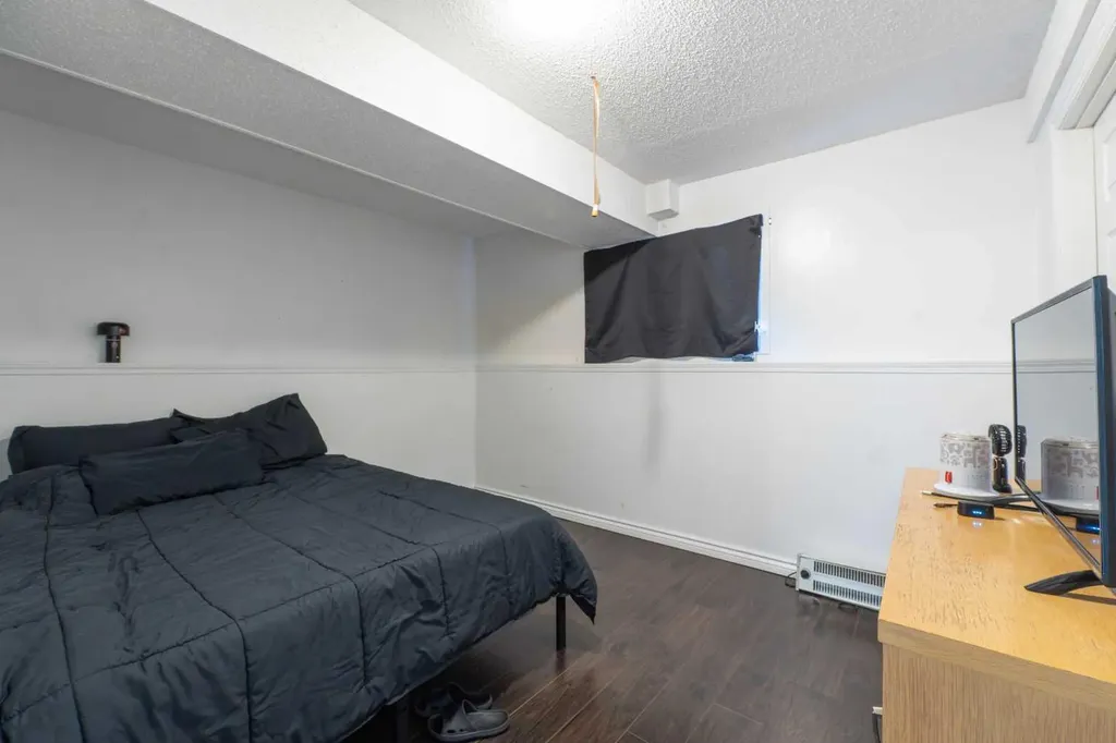27 Erin Grove Court SE Calgary AB T2B3A8