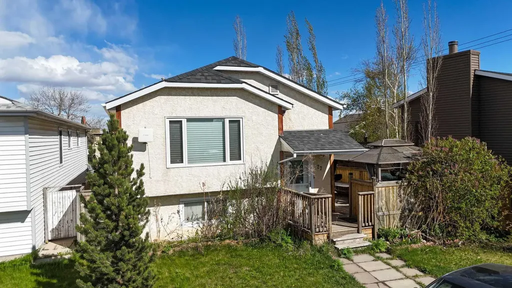 27 Erin Grove Court SE Calgary AB T2B3A8